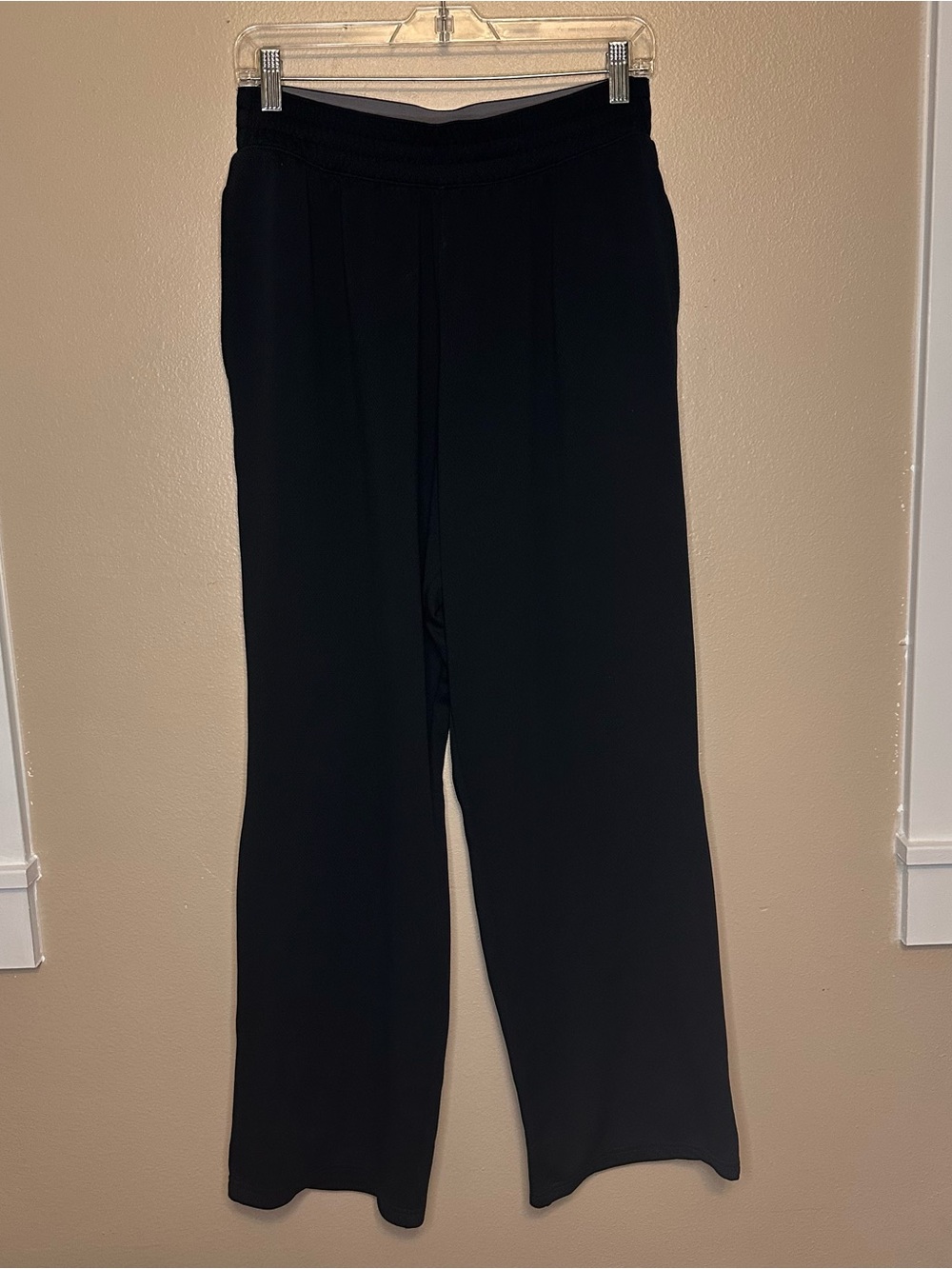 Under Armour Men’s Black Wide-Leg Sweatpants
